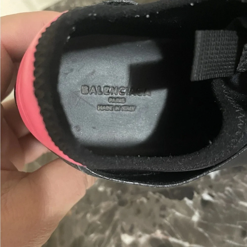 Balenciaga Black Leather & Pink Accent Low-Top Sneakers - Picture 3 of 7